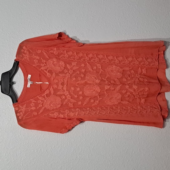 Karyn Seo Martina V-Neck Boho Short Sleeve Tonal Embroidered Asymmetric… - Picture 4 of 10